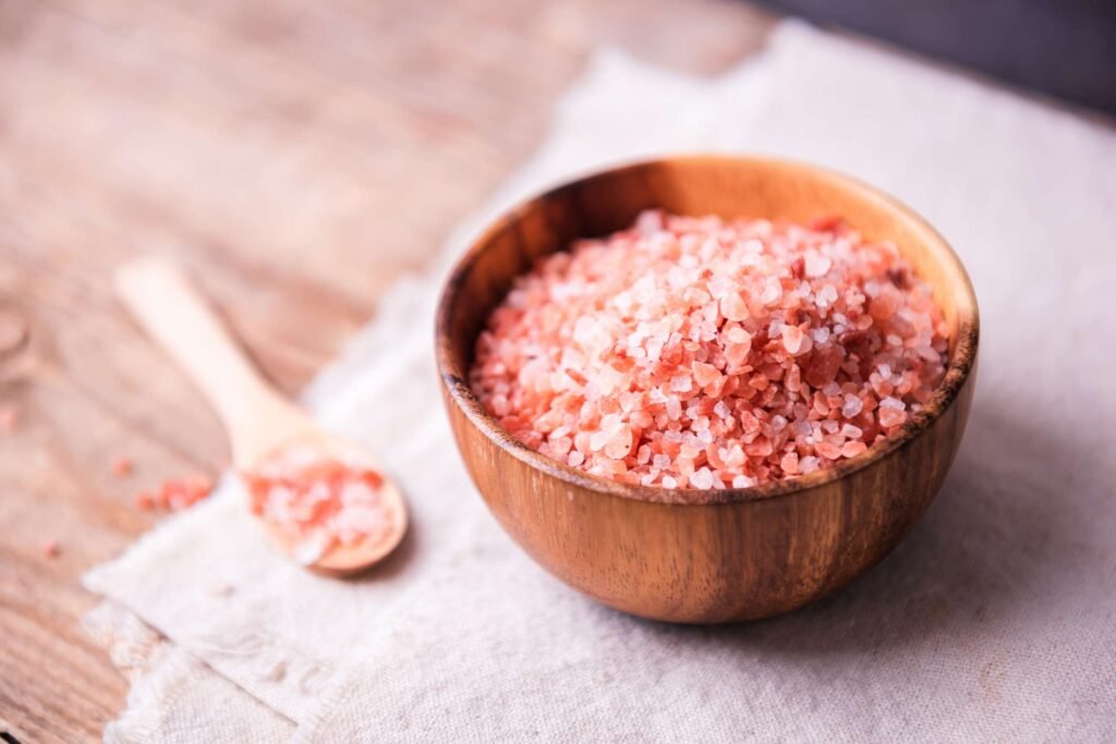 4 Benefits of Himalayan Salt, Plus Nutrition and Risks