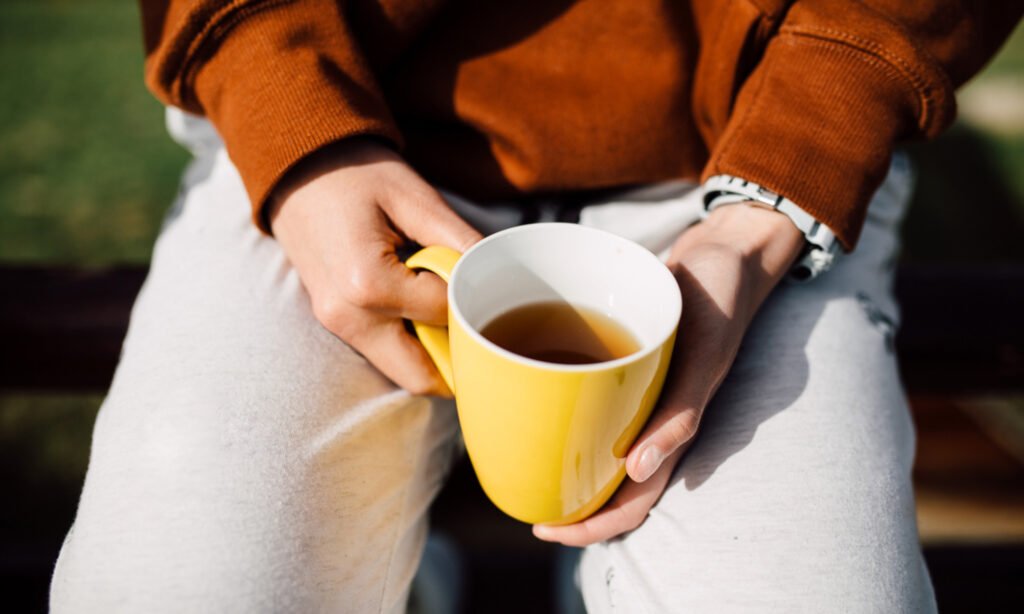 Loose Leaf vs. Tea Bags: Which Is Better (+ Tips)