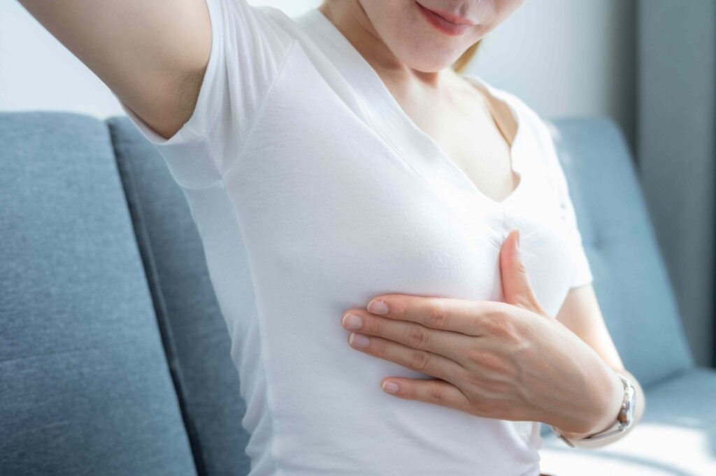 Rash Under Breast: Causes and Treatments Rash Under Breast: Causes and Treatments