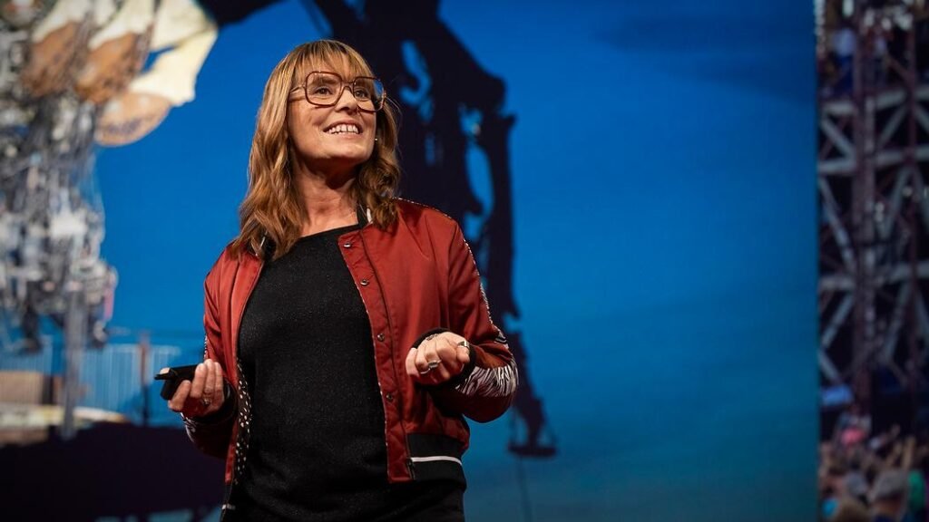 The fire-breathing dragon-horse sparking wonder in a city near you | Frédette Lampre