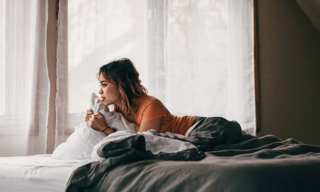 4 Hacks To Balance Circadian Rhythm, From An OB/GYN 4 Hacks To Balance Circadian Rhythm, From An OB/GYN