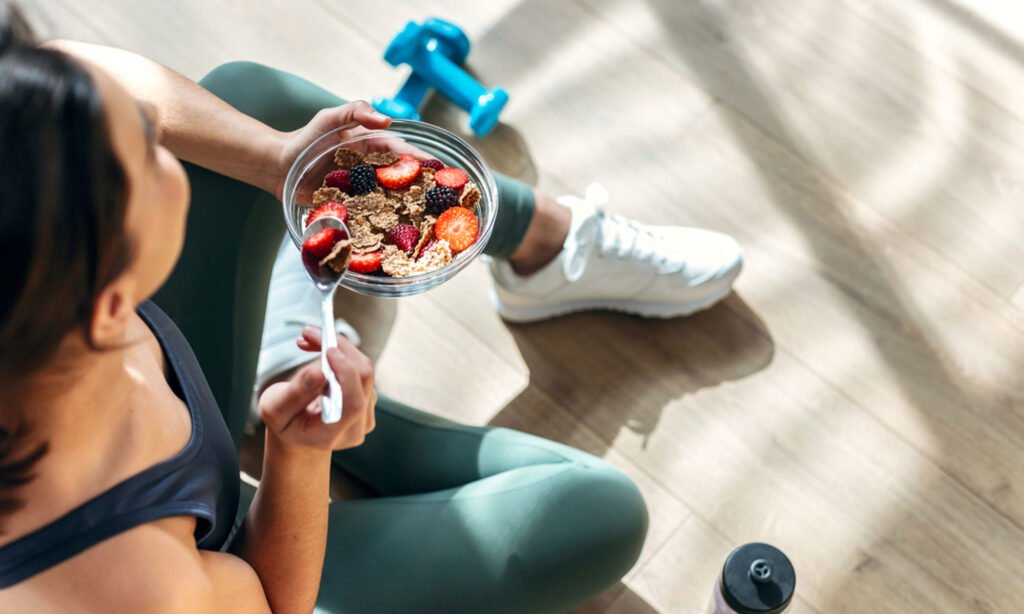7 Benefits Of Eating More Fiber That Go Beyond Pooping Better