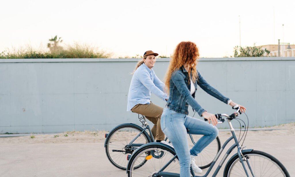 Aquarius & Capricorn Compatibility: Love, Friendship & More