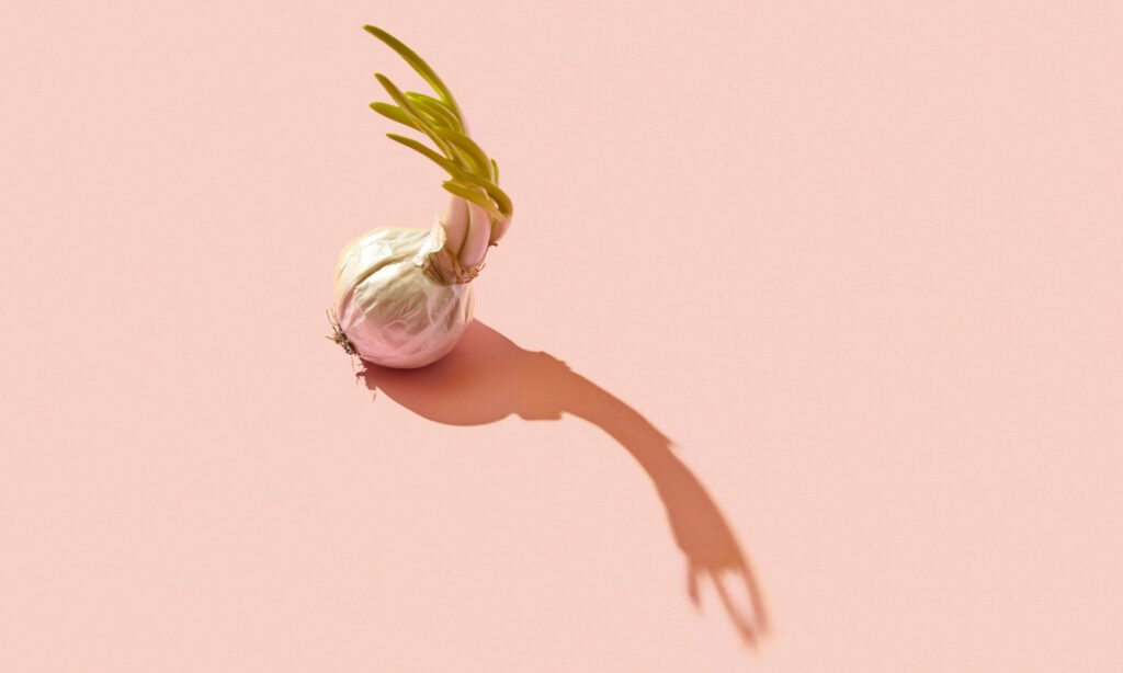 How Garlic Can Help Fight The Common Cold + Other Remedies