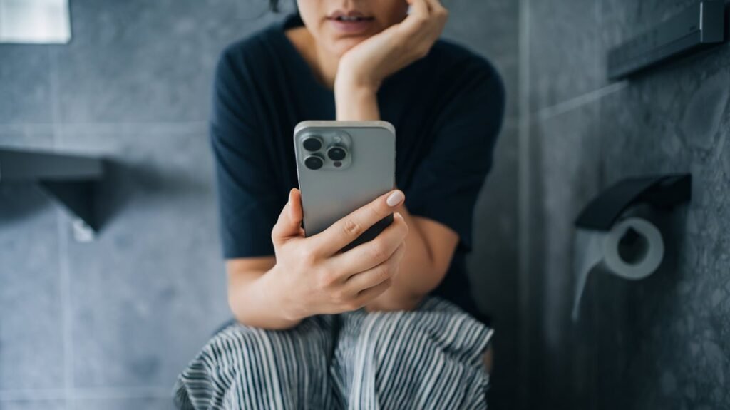 New Study Links Phone Use On Toilet To Hemorrhoids