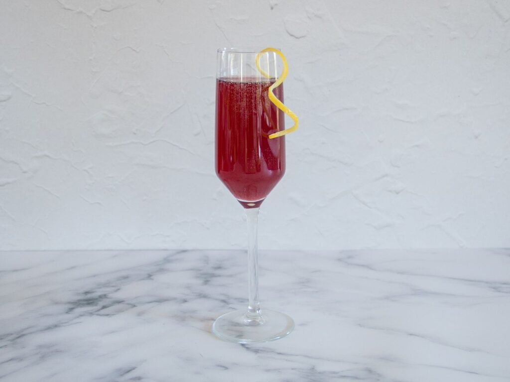 This Festive, Fizzy Cocktail Takes Just 5 Minutes to Make