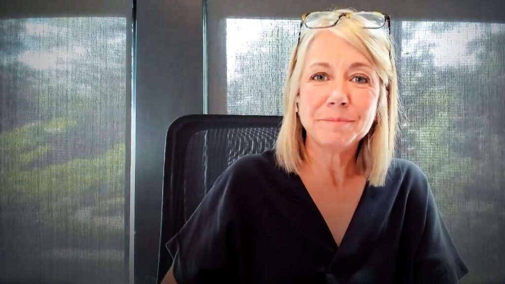 Meg Jay: Essential questions to ask your future self