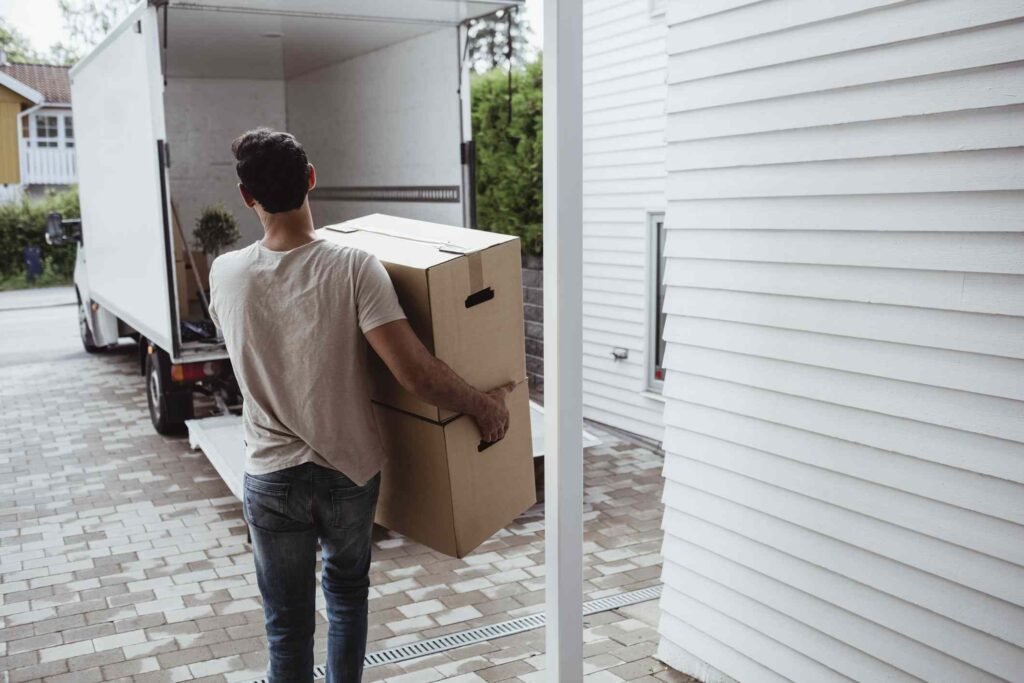 When to Move in Together: Signs, Tips, and Considerations When to Move in Together: Signs, Tips, and Considerations