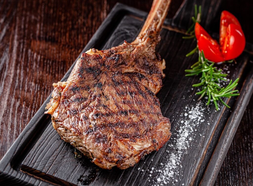 5 Chain Restaurants With Steaks "Bigger Than Your Head"