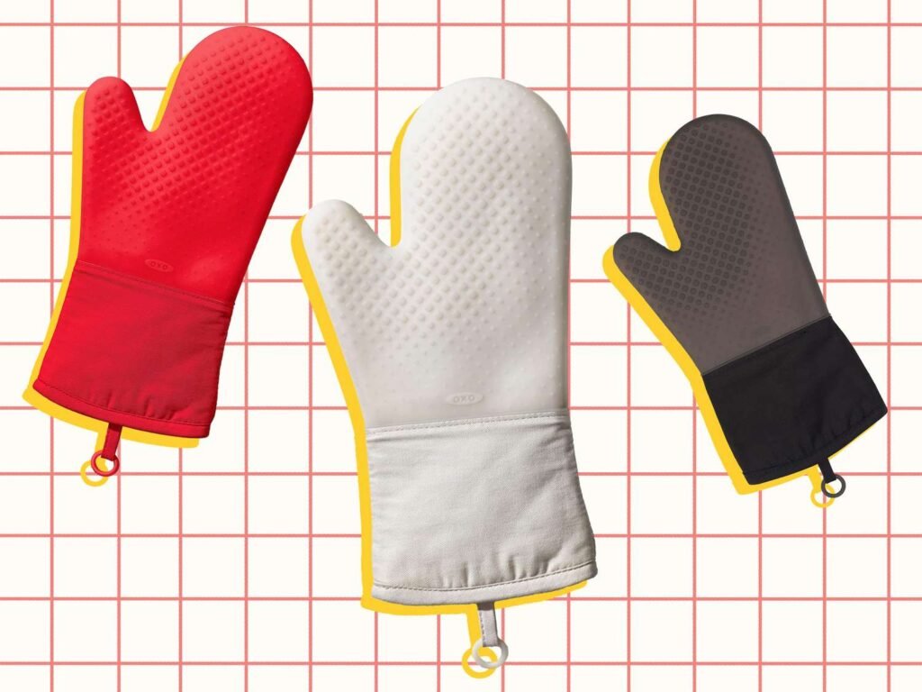 The OXO Oven Mitts Make a Great Holiday Gift for Moms