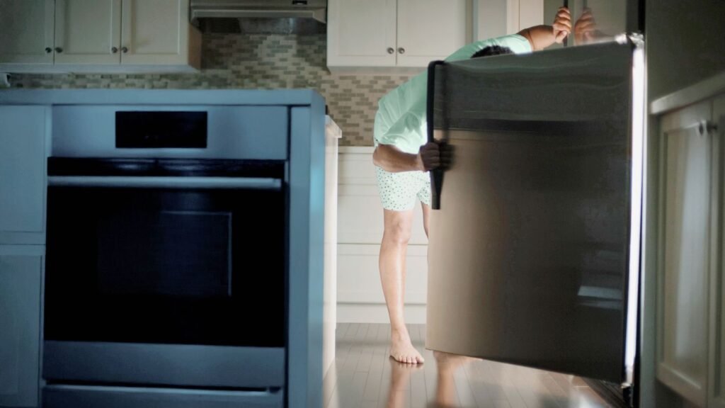 5 Reasons You Wake Up Hungry in the Middle of the Night