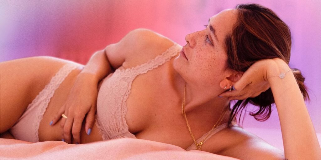 What Ob-Gyns Think About the First Libido-Boosting Pill Approved for Use After Menopause