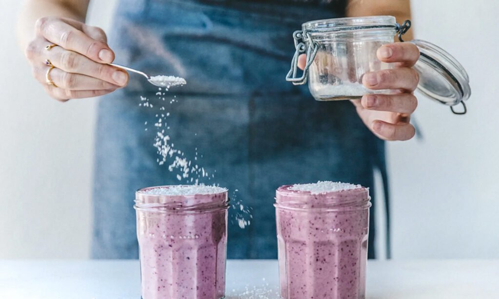 Start Your Day Right With This Filling Blueberry & Oat Smoothie