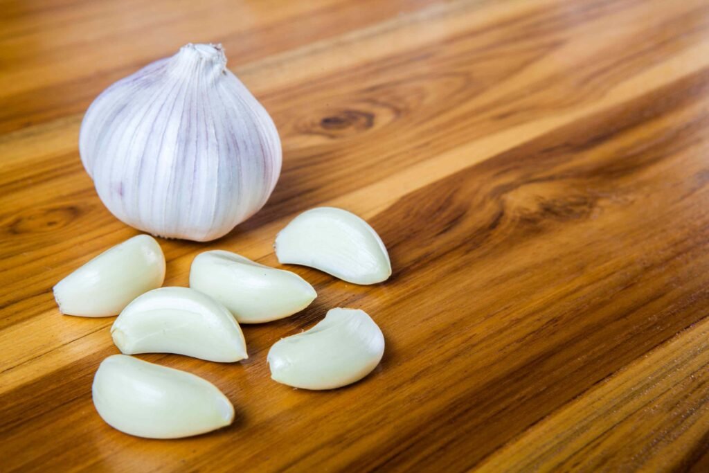 What Happens to Your Body When You Eat Raw Garlic