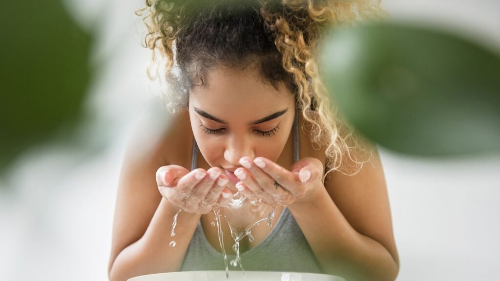 Face Ice Baths for Health: Hangovers, Anxiety, and Skin Can a Face Ice Bath Really Cure a Hangover, Bust Anxiety, Clear Skin, and More?