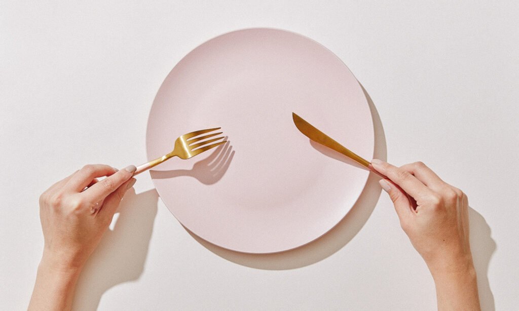 If Intermittent Fasting Isn't Working for You, Science Says You're Not Alone If Intermittent Fasting Isn't Working for You, Science Says You're Not Alone