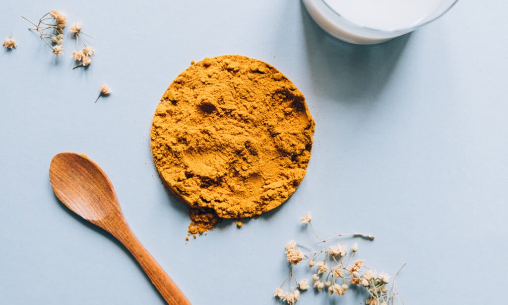 Turmeric Can Curb PMS Symptoms + When To Take It In Your Cycle Turmeric Can Curb PMS Symptoms + When To Take It In Your Cycle