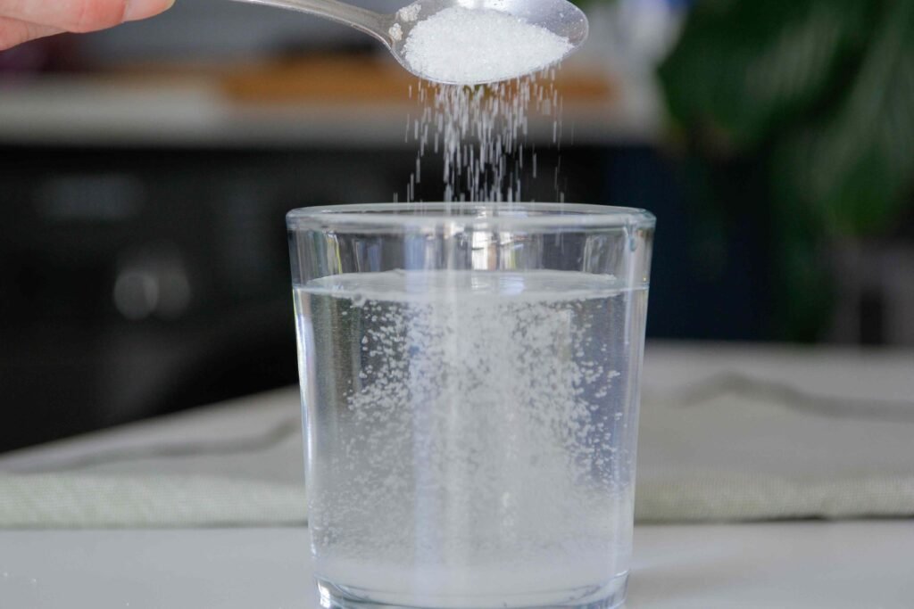 What Happens to Your Body When You Add a Pinch of Salt to Your Morning Water What Happens to Your Body When You Add a Pinch of Salt to Your Morning Water