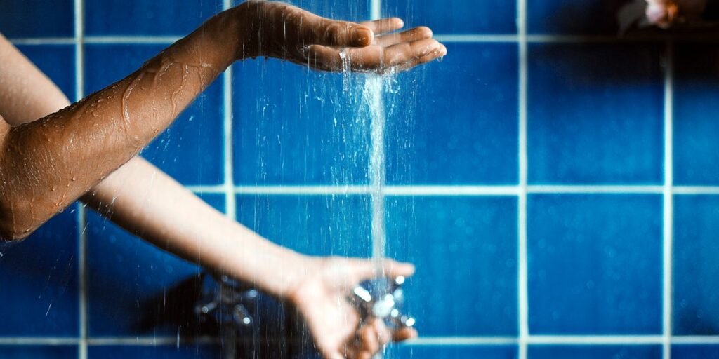 When’s the Best Time to Shower: Morning or Night? When’s the Best Time to Shower: Morning or Night?