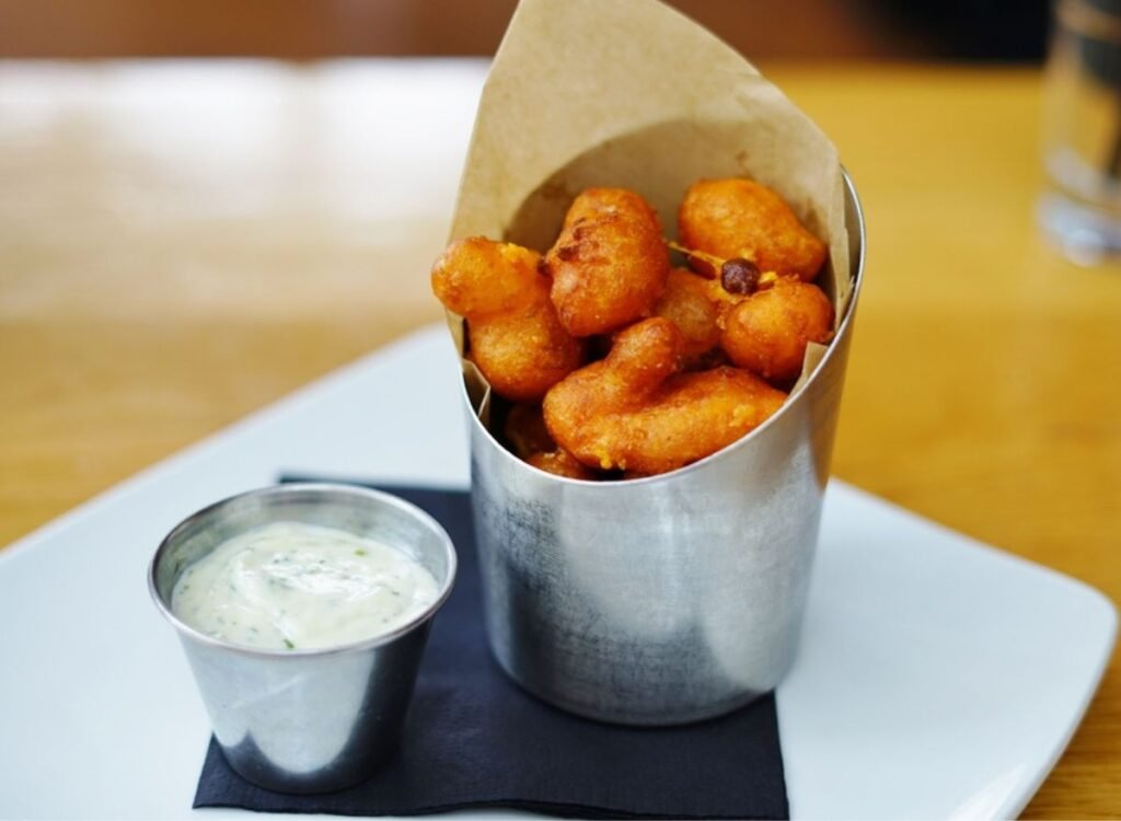 6 Chain Restaurants With Bigger Fried Cheese Curds Than Any Other Chain