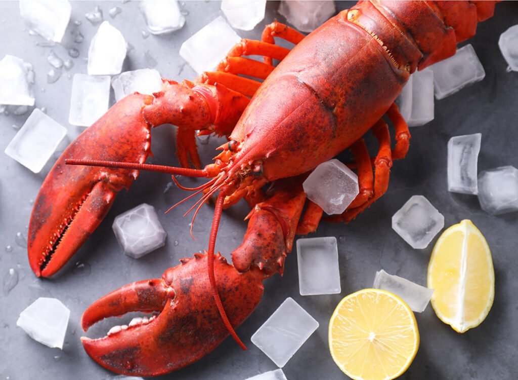 4 Popular Seafood Chains With the Best Live Lobsters, According to Diners