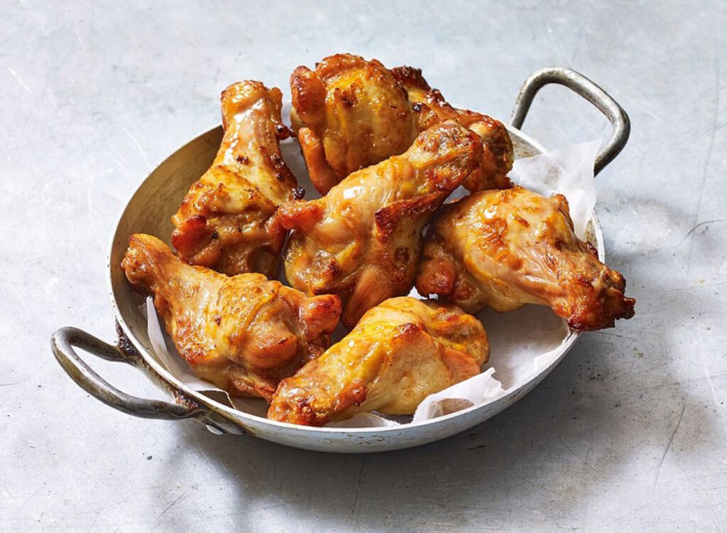 6 Chain Restaurants With the Best "Naked" Wings