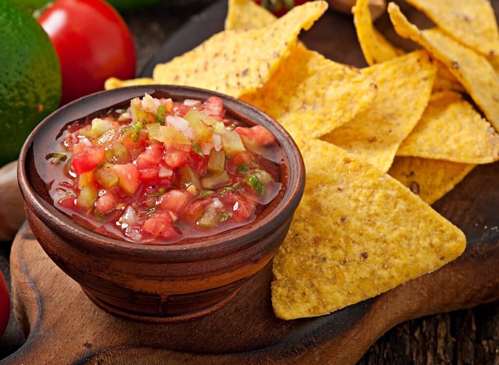 7 Popular Spots With the Best Bottomless Chips and Fresh Salsa 7 Popular Spots With the Best Bottomless Chips and Fresh Salsa