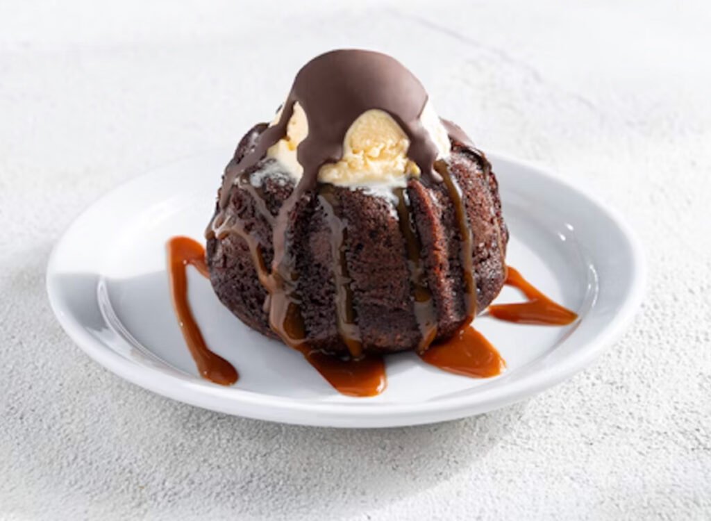 6 Desserts at Chain Restaurants Chefs Can't Stop Talking About