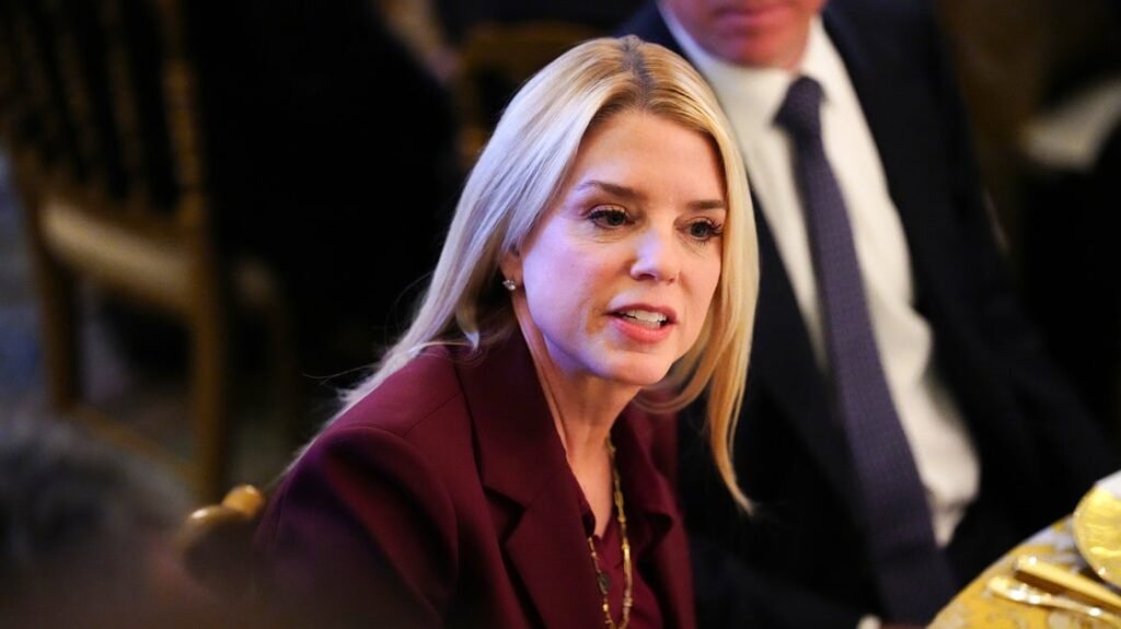 Pam Bondi Has Thyroid Cancer. What Are The Early Signs?