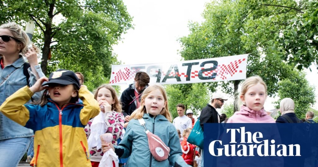 Dutch children are unusually happy and healthy. Is it because of the Avondvierdaagse? | Health & wellbeing